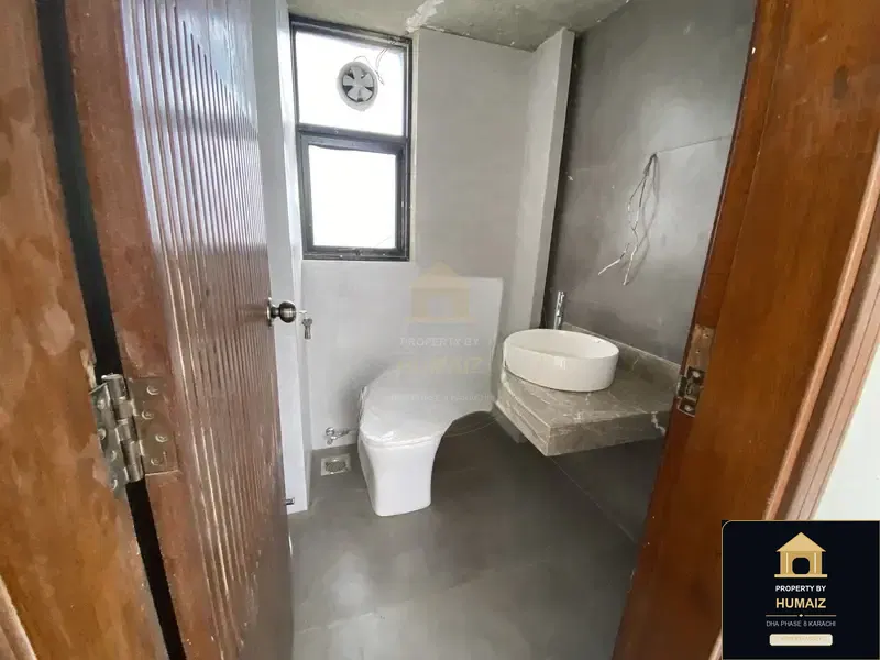 200 Sq. Yd. Commercial Retail Shop (Corner, 1 Bath, Unit 4) on Zulfiqar Commercial For Rent in DHA Phase 8 Karachi — Photograph 6