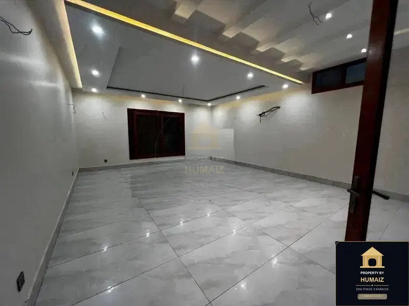 500 Sq. Yd. 5-Bedroom Luxury Villa (Basement, 5 Bath, Residence 4) in Zone A For Sale in DHA Phase 8 Karachi — Photograph 4