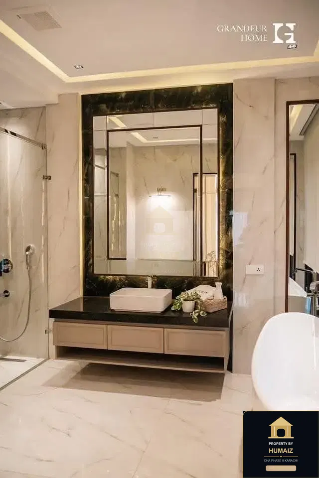 1,000 Sq. Yd. 6-Bedroom Luxury Villa (Private Pool, 6 Bath, Residence 21) in DHA Phase 8 For Sale in DHA Phase 8 Karachi — Photograph 4