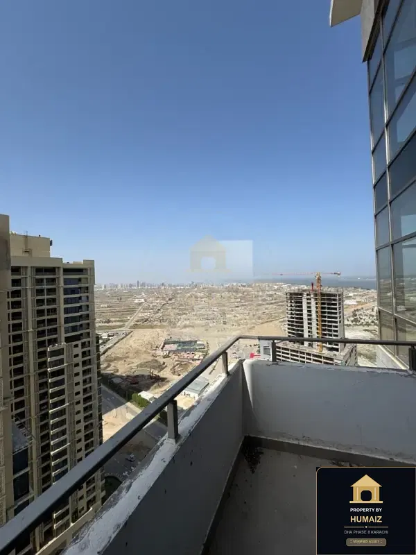 Luxury Penthouse Suite at Emaar Oceanfront For Sale in DHA Phase 8 Karachi — Photograph 3