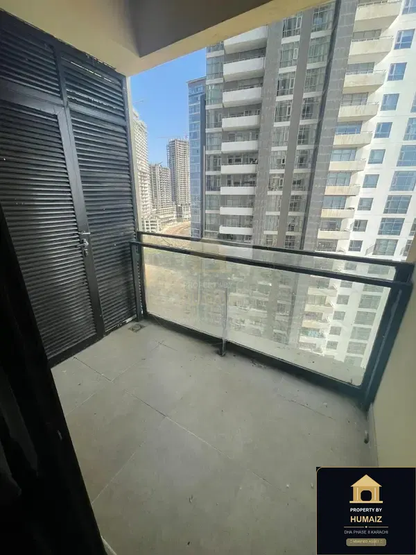 2-Bedroom Luxury Apartment (Sea Facing, 2 Bath, Suite 40) at Coral Towers For Sale in DHA Phase 8 Karachi — Photograph 7