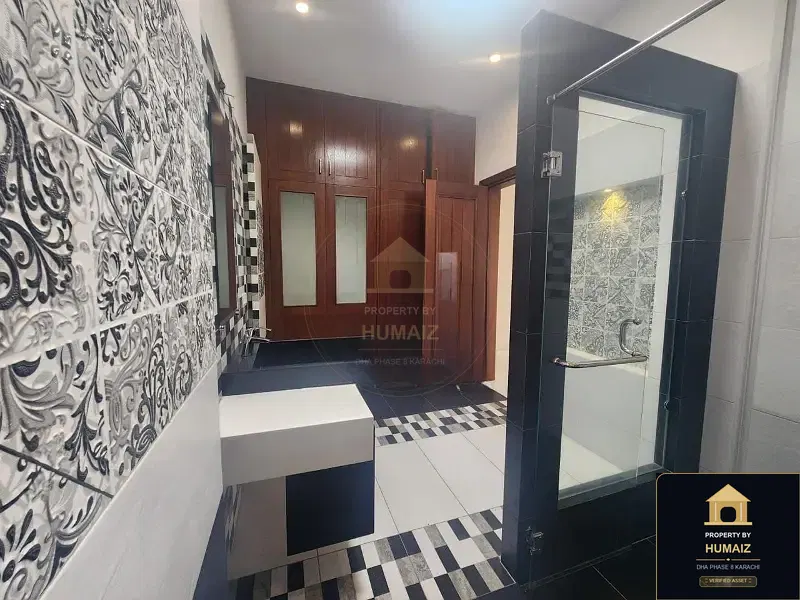 500 Sq. Yd. 6-Bedroom Luxury Villa (Basement, 7 Bath, Residence 5) in DHA Phase 8 For Rent in DHA Phase 8 Karachi — Photograph 13