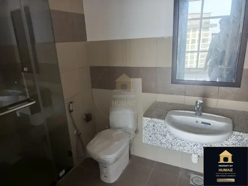 3-Bedroom Luxury Apartment (Sea Facing, 5 Bath, Suite 6) at Pearl Towers For Rent in DHA Phase 8 Karachi — Photograph 7