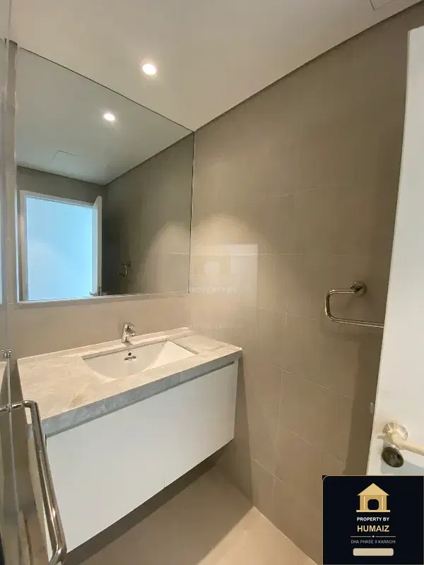 2-Bedroom Luxury Apartment (Sea Facing, 3 Bath, Suite 18) at The Views For Rent in DHA Phase 8 Karachi — Photograph 12