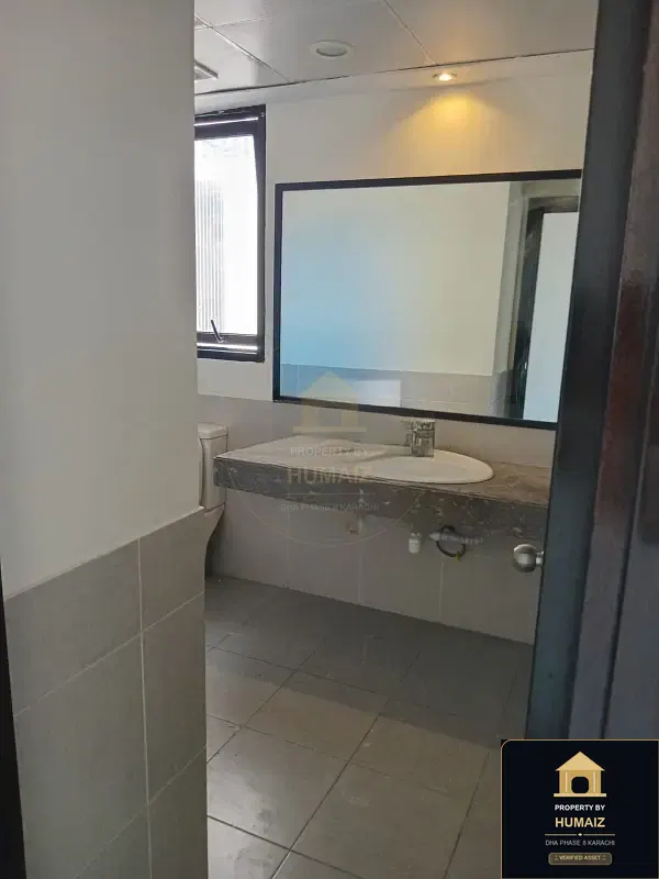 3-Bedroom Luxury Apartment (Sea Facing, 3 Bath, Suite 6) at Coral Towers For Sale in DHA Phase 8 Karachi — Photograph 16