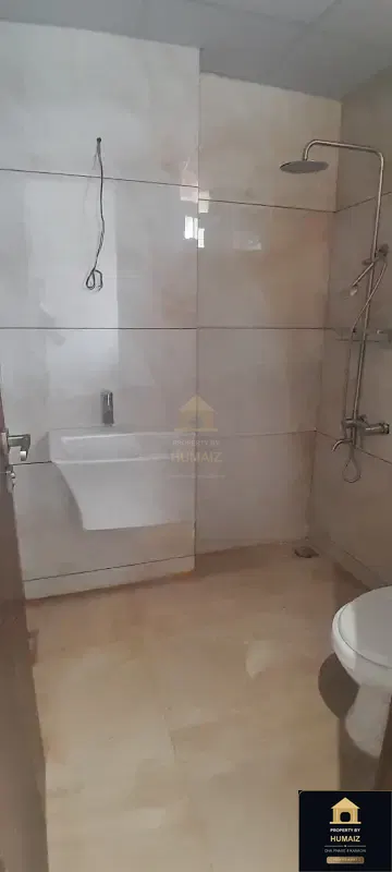 3-Bedroom Luxury Apartment (Brand New, 4 Bath, Suite 28) on Al-Murtaza Commercial For Sale in DHA Phase 8 Karachi — Photograph 5