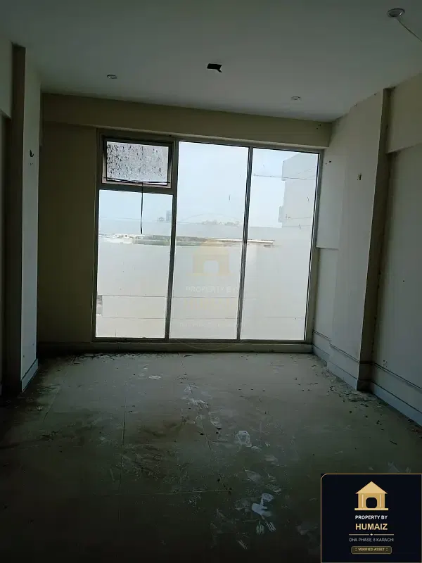 100 Sq. Yd. Corporate Office Space (Boulevard Facing, 1 Bath, Unit 4) in DHA Phase 8 For Rent in DHA Phase 8 Karachi — Photograph 3