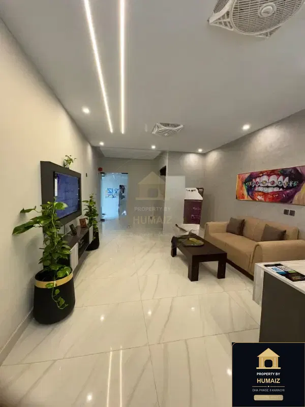 69 Sq. Yd. Corporate Office Space on Zulfiqar Commercial For Rent in DHA Phase 8 Karachi — Photograph 4