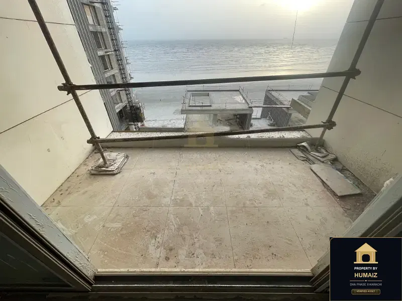 3-Bedroom Luxury Apartment (Boulevard Facing, 5 Bath, Suite 3) at Reef Towers For Sale in DHA Phase 8 Karachi — Photograph 23