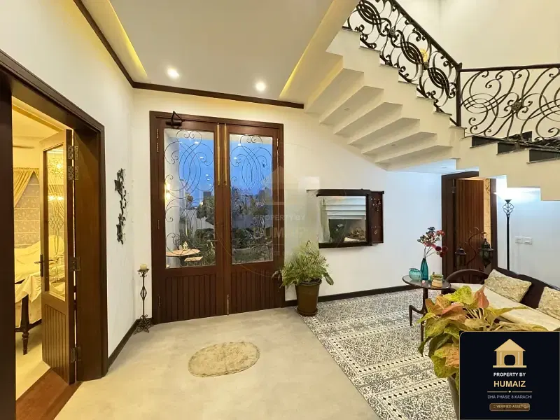 700 Sq. Yd. 6-Bedroom Luxury Villa on Khayaban-e-Faisal For Rent in DHA Phase 8 Karachi — Photograph 37