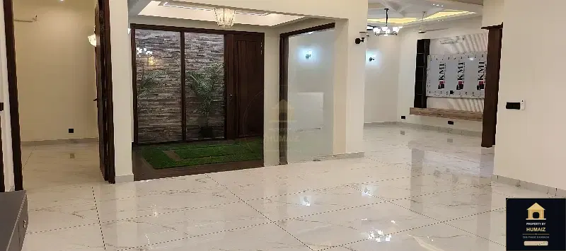 500 Sq. Yd. 7-Bedroom Luxury Villa (Basement, 6 Bath, Residence 3) in DHA Phase 8 For Sale in DHA Phase 8 Karachi — Photograph 43