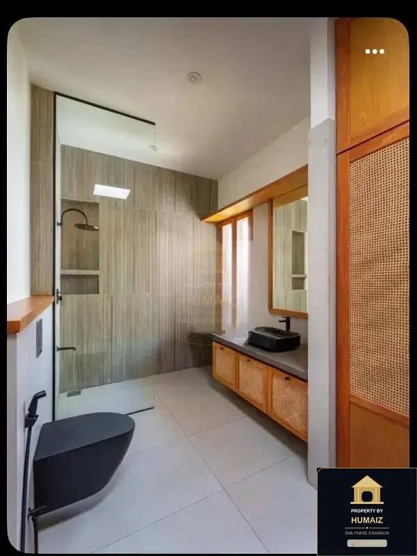 500 Sq. Yd. 6-Bedroom Luxury Villa (West Open, 6 Bath, Residence 3) on Khayaban-e-Faisal For Sale in DHA Phase 8 Karachi — Photograph 4