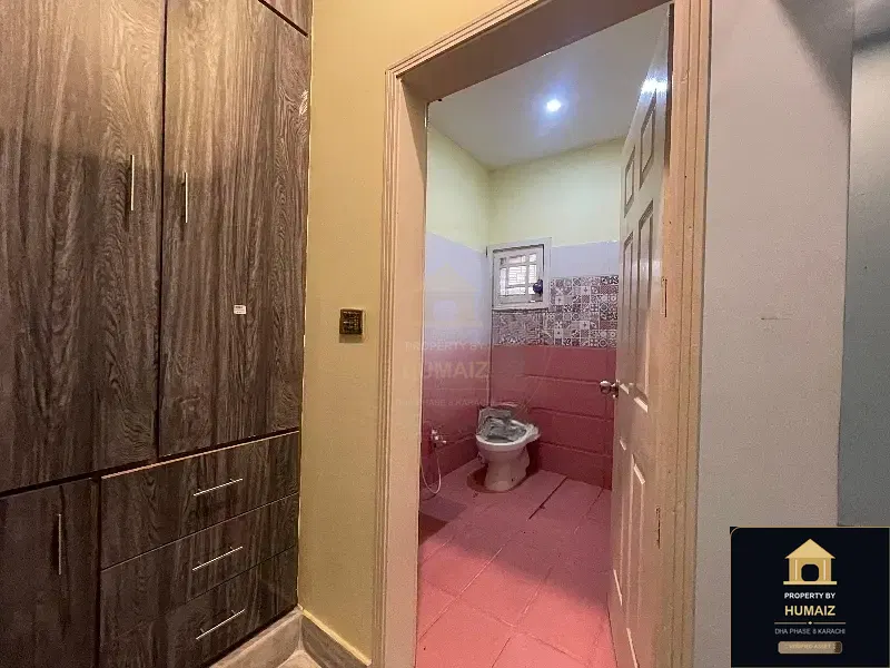 4-Bedroom Upper/Lower Portion (4 Bath, Unit 11) in DHA Phase 8 For Rent in DHA Phase 8 Karachi — Photograph 7