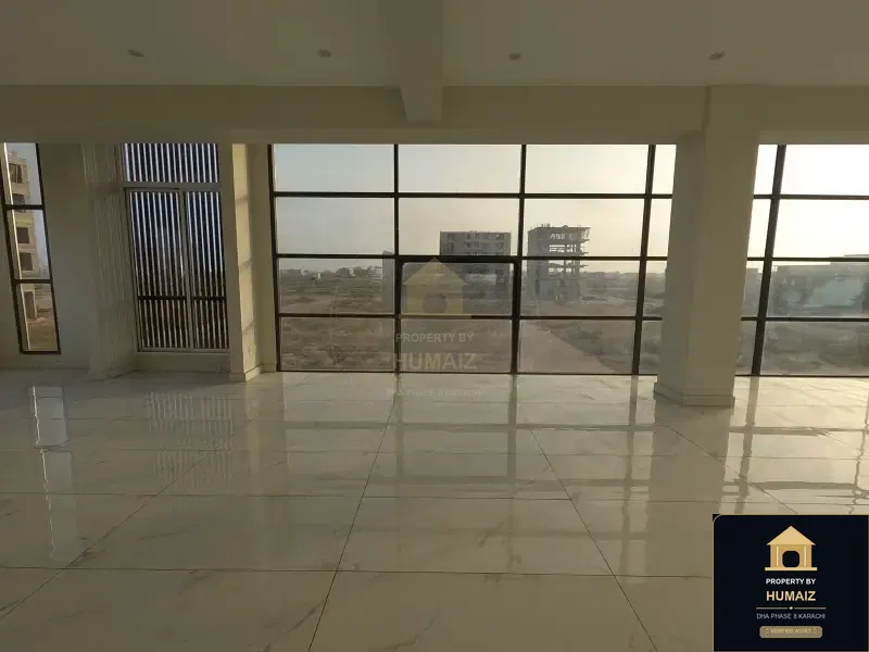 100 Sq. Yd. Commercial Building on Peninsula Commercial For Sale in DHA Phase 8 Karachi — Photograph 14