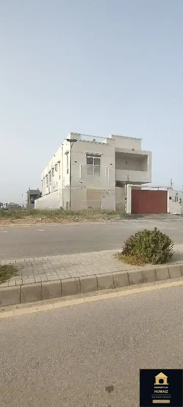 500 Sq. Yd. 6-Bedroom Luxury Villa (Basement, 6 Bath, Residence 27) in DHA Phase 8 For Sale in DHA Phase 8 Karachi — Photograph 2