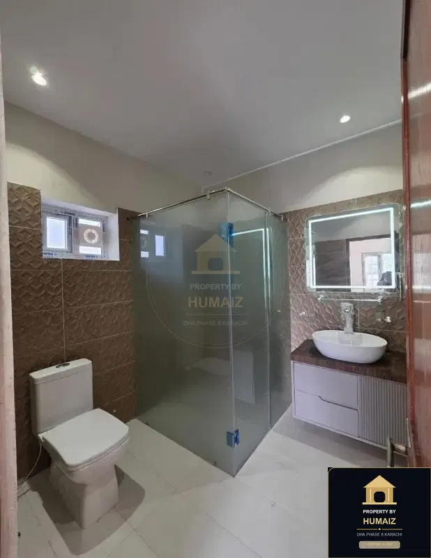 3-Bedroom Luxury Apartment (4 Bath, Suite 17) at Creek Vistas For Rent in DHA Phase 8 Karachi — Photograph 4