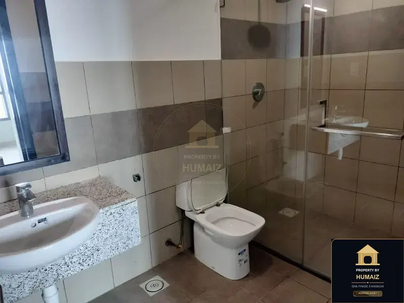 4-Bedroom Luxury Apartment (Sea Facing, 6 Bath, Suite 12) at Pearl Towers For Sale in DHA Phase 8 Karachi — Photograph 11