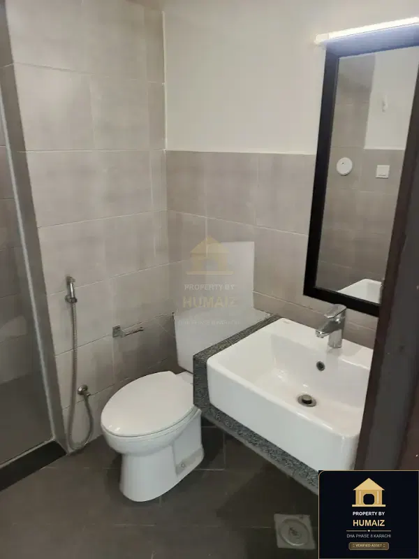 3-Bedroom Luxury Apartment (5 Bath, Suite 2) at Pearl Towers For Sale in DHA Phase 8 Karachi — Photograph 4