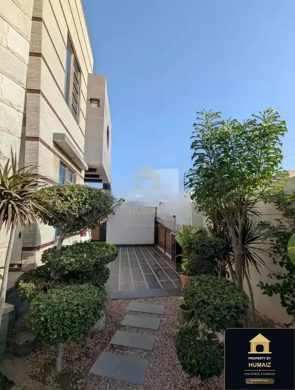 666 Sq. Yd. 6-Bedroom Luxury Villa (7 Bath, Residence 27) in DHA Phase 8 For Sale in DHA Phase 8 Karachi — Photograph 3