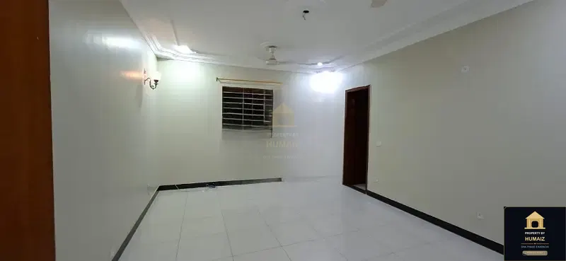 3-Bedroom Luxury Apartment (Brand New, 3 Bath, Suite 16) in DHA Phase 8 For Rent in DHA Phase 8 Karachi — Photograph 4
