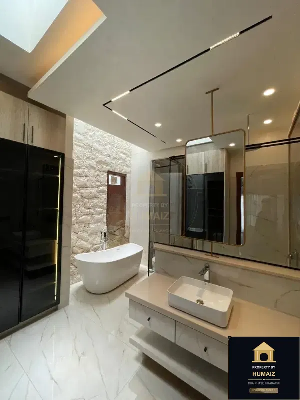 500 Sq. Yd. 5-Bedroom Luxury Villa (Basement, 6 Bath, Residence 16) in DHA Phase 8 For Sale in DHA Phase 8 Karachi — Photograph 4