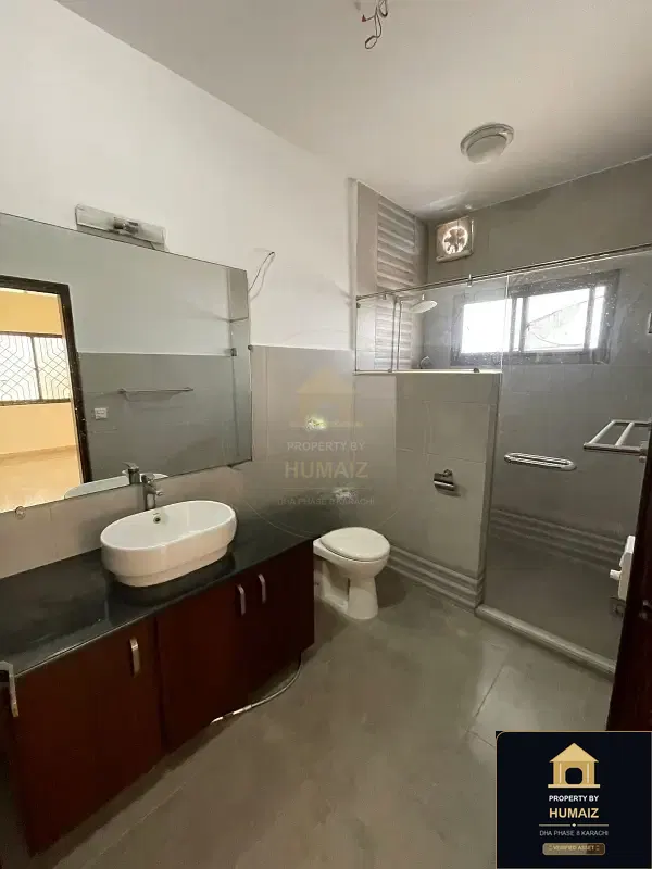 600 Sq. Yd. 5-Bedroom Luxury Villa in DHA Phase 8 For Rent in DHA Phase 8 Karachi — Photograph 5