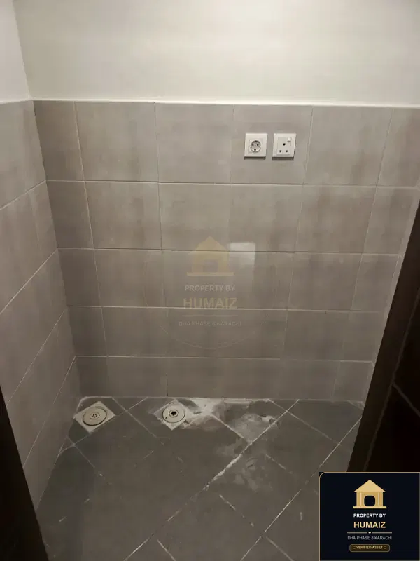 3-Bedroom Luxury Apartment (5 Bath, Suite 2) at Pearl Towers For Sale in DHA Phase 8 Karachi — Photograph 31