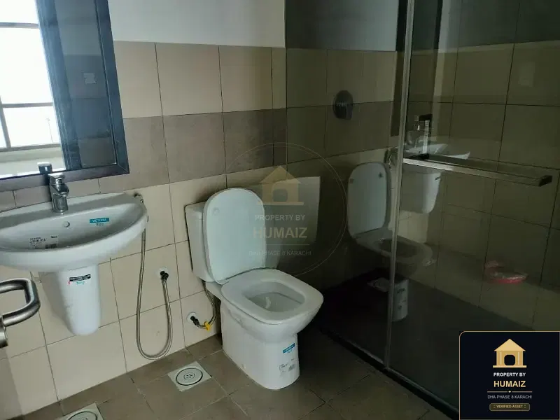 4-Bedroom Luxury Apartment (Sea Facing, 6 Bath, Suite 12) at Pearl Towers For Sale in DHA Phase 8 Karachi — Photograph 20