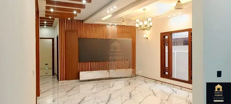 500 Sq. Yd. 6-Bedroom Luxury Villa (Basement, 7 Bath, Residence 7) in Zone A For Sale in DHA Phase 8 Karachi — Photograph 9