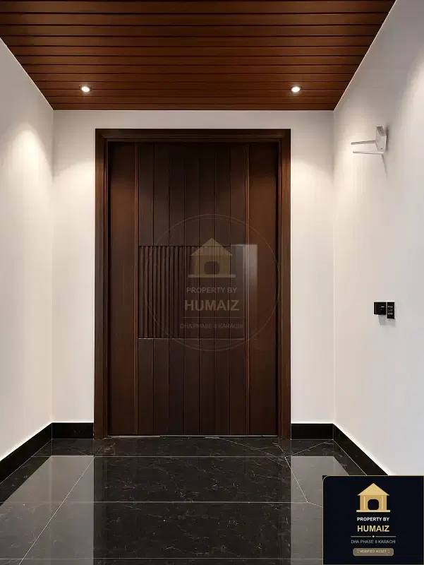 500 Sq. Yd. 6-Bedroom Luxury Villa (West Open, 6 Bath, Residence 3) on Zulfiqar Commercial For Sale in DHA Phase 8 Karachi — Photograph 3