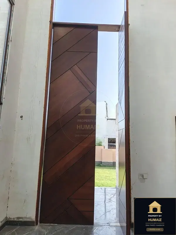 3,000 Sq. Yd. 9-Bedroom Luxury Villa (Private Pool, 7 Bath, Residence 2) in DHA Phase 8 For Sale in DHA Phase 8 Karachi — Photograph 7