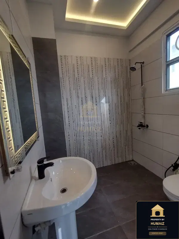 3-Bedroom Luxury Apartment (3 Bath, Suite 19) on Al-Murtaza Commercial For Rent in DHA Phase 8 Karachi — Photograph 16