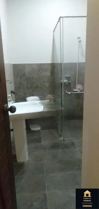 3-Bedroom Upper/Lower Portion (4 Bath, Unit 47) in DHA Phase 8 For Rent in DHA Phase 8 Karachi — Photograph 5