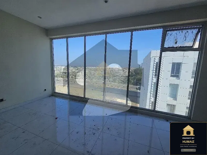 80 Sq. Yd. Corporate Office Space in DHA Phase 8 For Sale in DHA Phase 8 Karachi — Photograph 2
