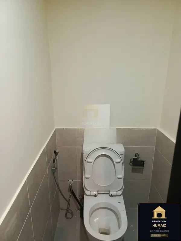 3-Bedroom Luxury Apartment (Sea Facing, 5 Bath, Suite 2) at Coral Towers For Sale in DHA Phase 8 Karachi — Photograph 14