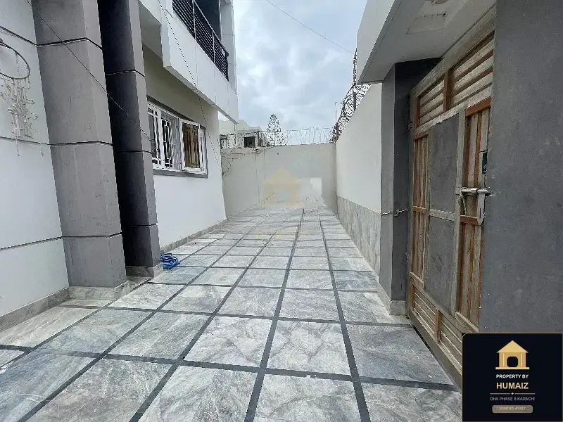 4-Bedroom Upper/Lower Portion (4 Bath, Unit 4) in DHA Phase 8 For Rent in DHA Phase 8 Karachi — Photograph 3