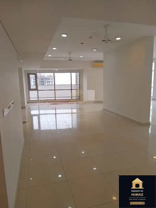 2-Bed Luxury Penthouse (Sea Facing, 4 Bath, Suite 2) at Reef Towers For Rent in DHA Phase 8 Karachi — Photograph 11