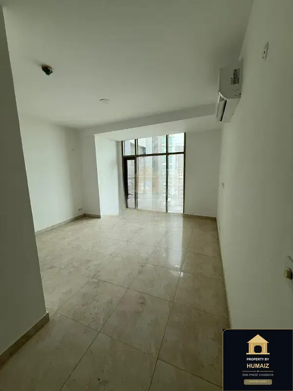 3-Bedroom Luxury Apartment (Sea Facing, 5 Bath, Suite 7) at Pearl Towers For Sale in DHA Phase 8 Karachi — Photograph 7