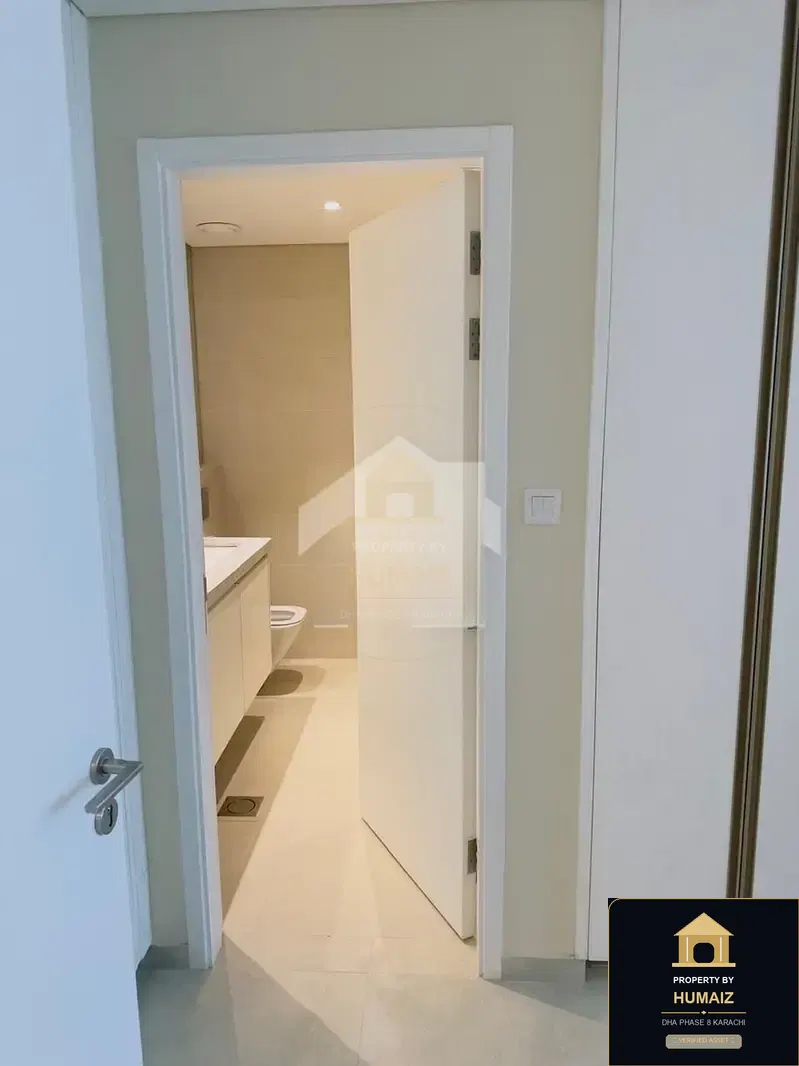 2-Bedroom Luxury Apartment (Sea Facing, 3 Bath, Suite 26) at The Views For Sale in DHA Phase 8 Karachi — Photograph 4