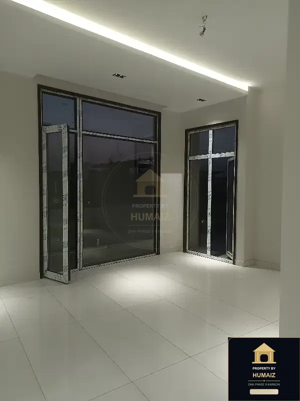 3,000 Sq. Yd. 10-Bedroom Luxury Villa in DHA Phase 8 For Sale in DHA Phase 8 Karachi — Photograph 3