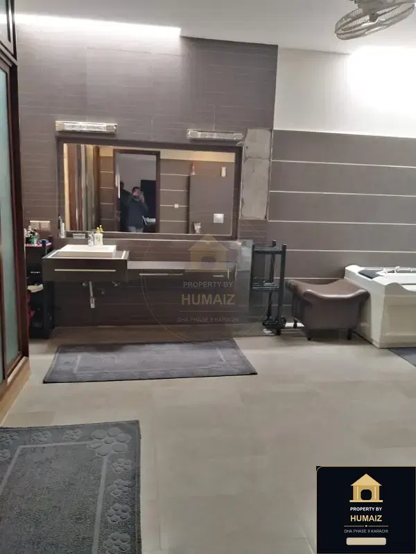 1,000 Sq. Yd. 6-Bedroom Luxury Villa (West Open, 6 Bath, Residence 40) in DHA Phase 8 For Sale in DHA Phase 8 Karachi — Photograph 6