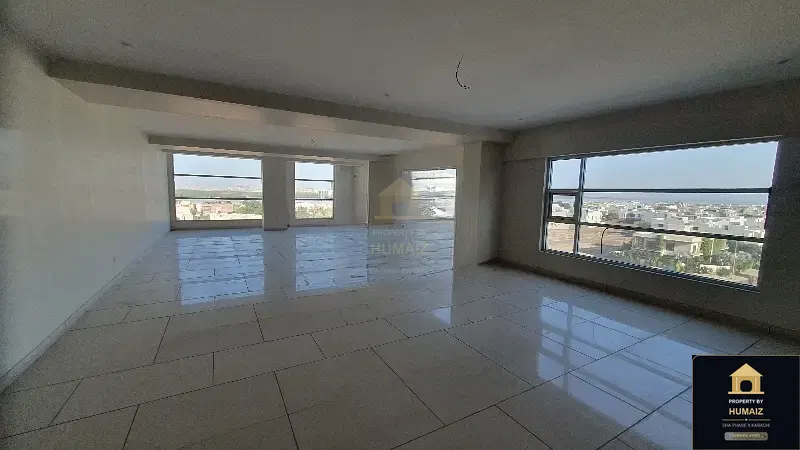 289 Sq. Yd. Corporate Office Space on Zulfiqar Commercial For Rent in DHA Phase 8 Karachi — Photograph 3