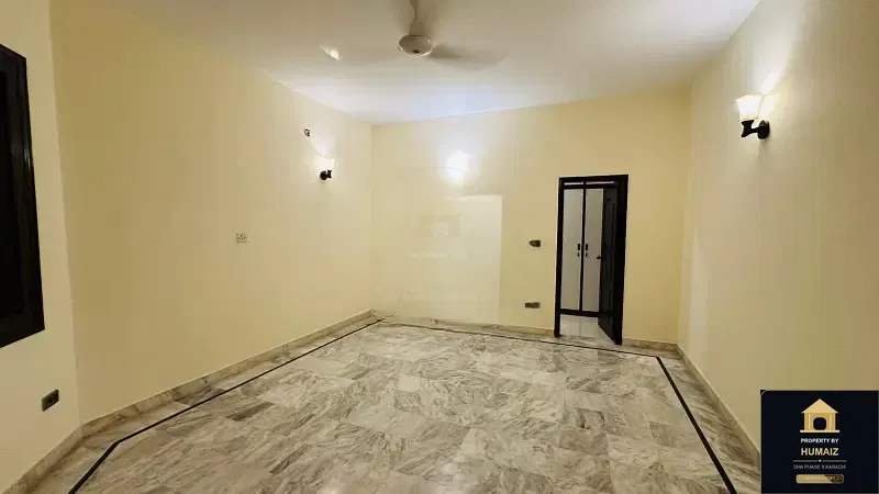 4-Bedroom Upper/Lower Portion (5 Bath, Unit 2) in DHA Phase 8 For Rent in DHA Phase 8 Karachi — Photograph 3