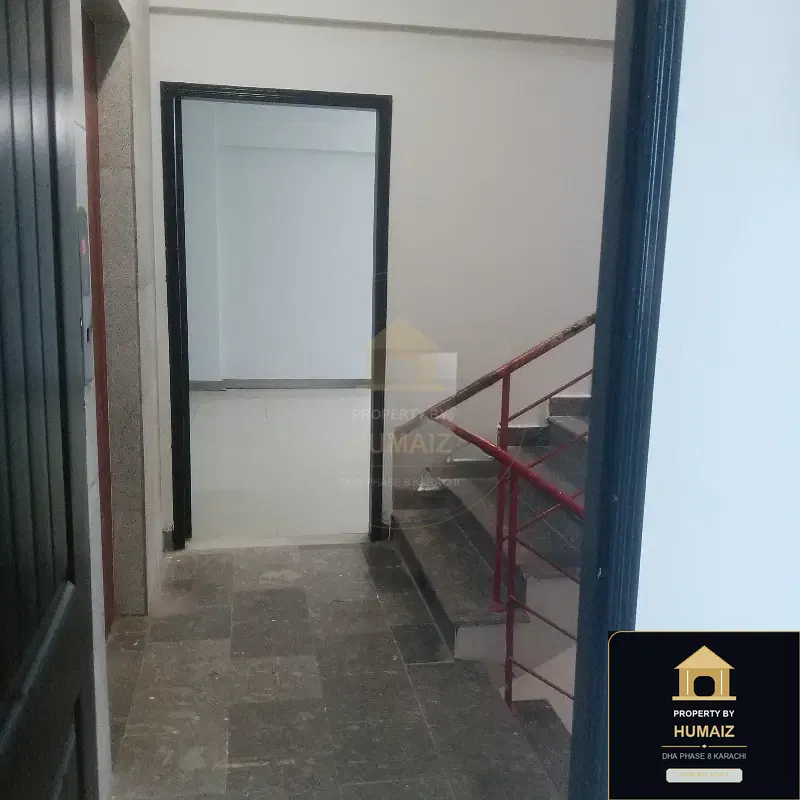 117 Sq. Yd. Corporate Office Space in Khayaban-e-Ittehad For Rent in DHA Phase 8 Karachi — Photograph 4