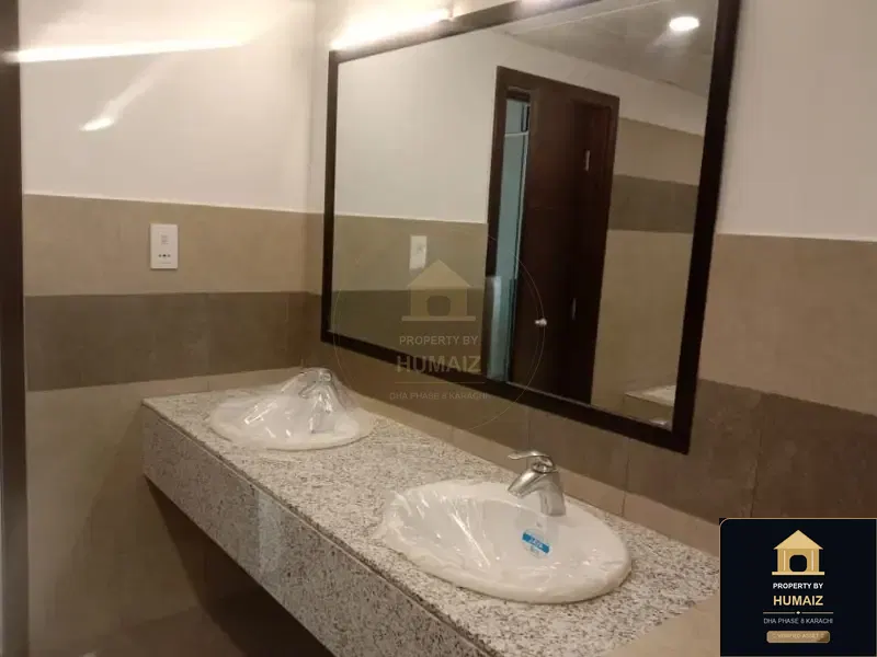 3-Bedroom Luxury Apartment (Sea Facing, 3 Bath, Suite 2) at Pearl Towers For Rent in DHA Phase 8 Karachi — Photograph 10