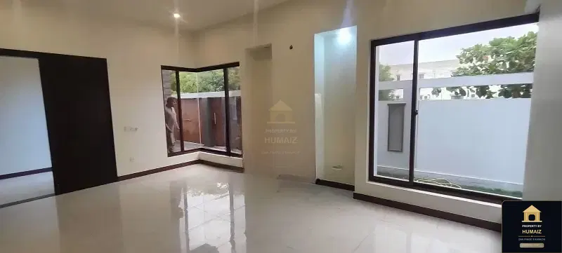 3-Bedroom Upper/Lower Portion (3 Bath, Unit 55) in DHA Phase 8 For Rent in DHA Phase 8 Karachi — Photograph 4