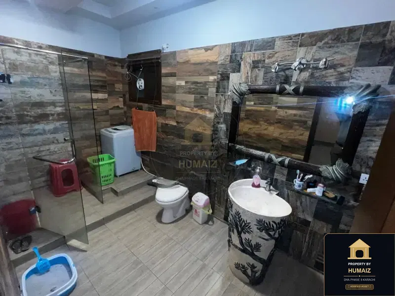 500 Sq. Yd. 6-Bedroom Luxury Villa on Khayaban-e-Tariq For Sale in DHA Phase 8 Karachi — Photograph 16