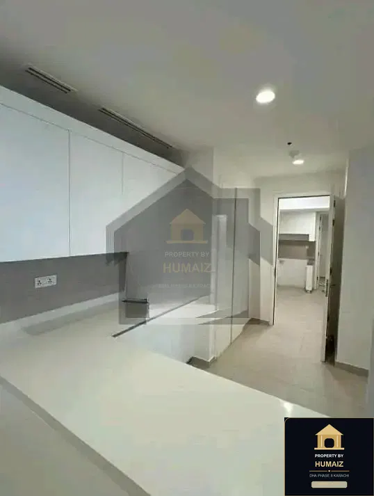 3-Bedroom Luxury Apartment (Sea Facing, 5 Bath, Suite 43) at The Views For Rent in DHA Phase 8 Karachi — Photograph 4
