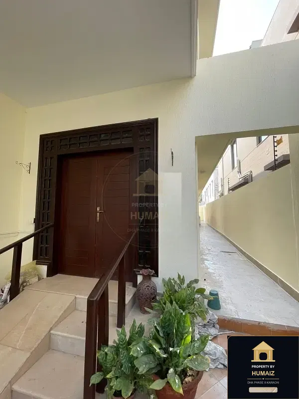 600 Sq. Yd. 5-Bedroom Luxury Villa in DHA Phase 8 For Rent in DHA Phase 8 Karachi — Photograph 3