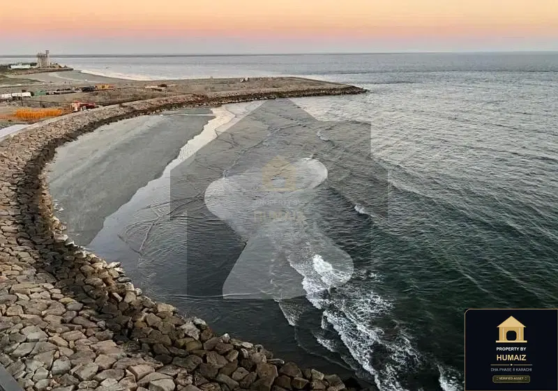 2-Bedroom Luxury Apartment (Sea Facing, 3 Bath, Suite 43) at The Views For Sale in DHA Phase 8 Karachi — Photograph 4